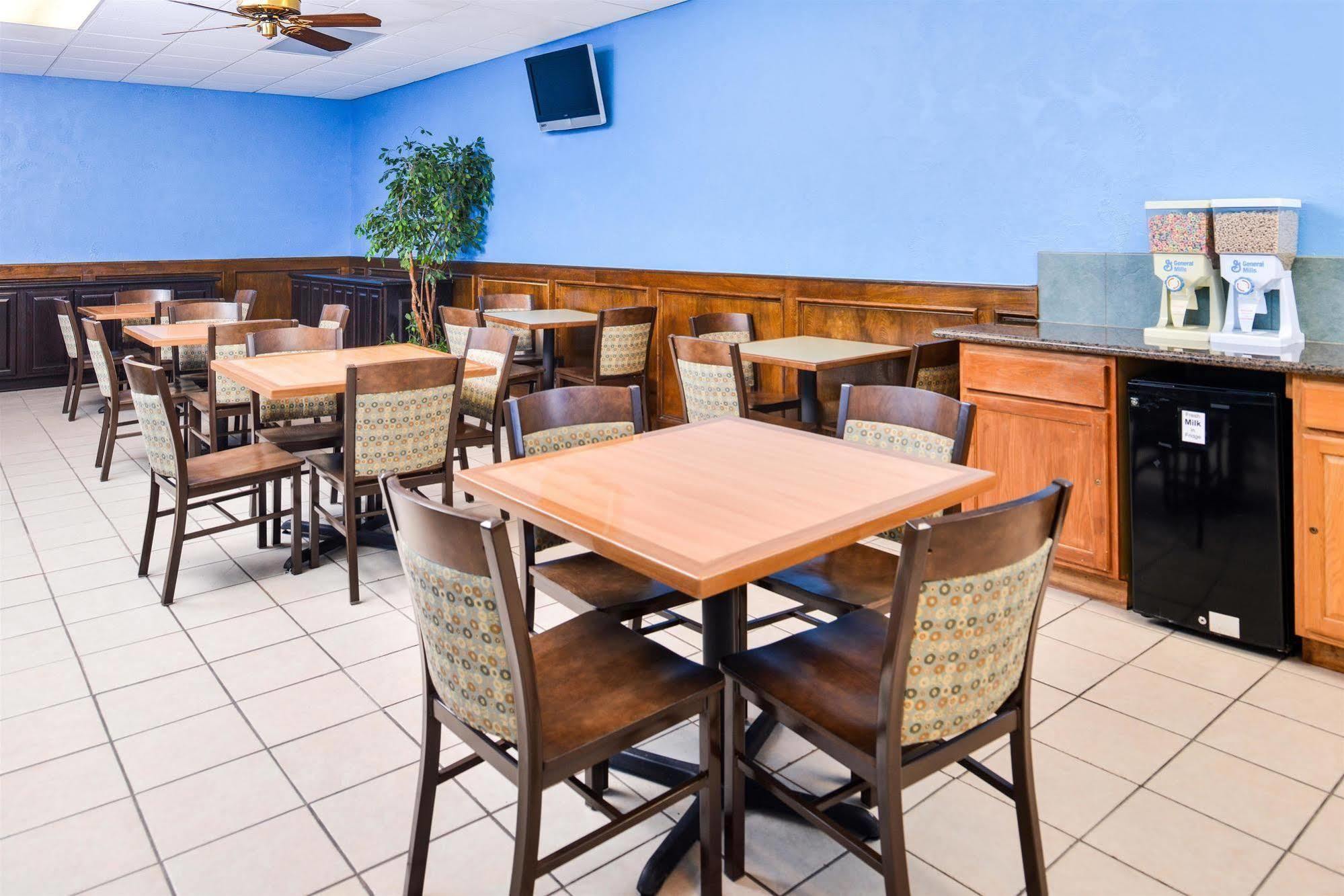 Americas Best Value Inn Clute Esterno foto