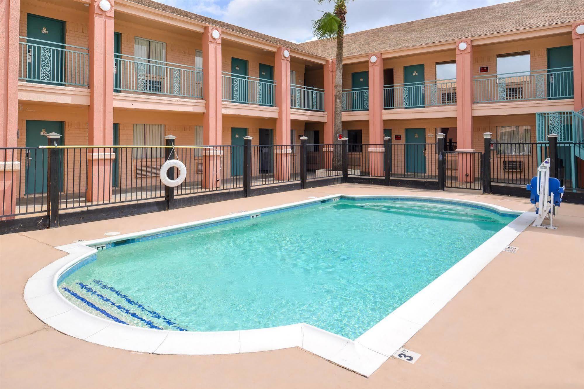 Americas Best Value Inn Clute Esterno foto